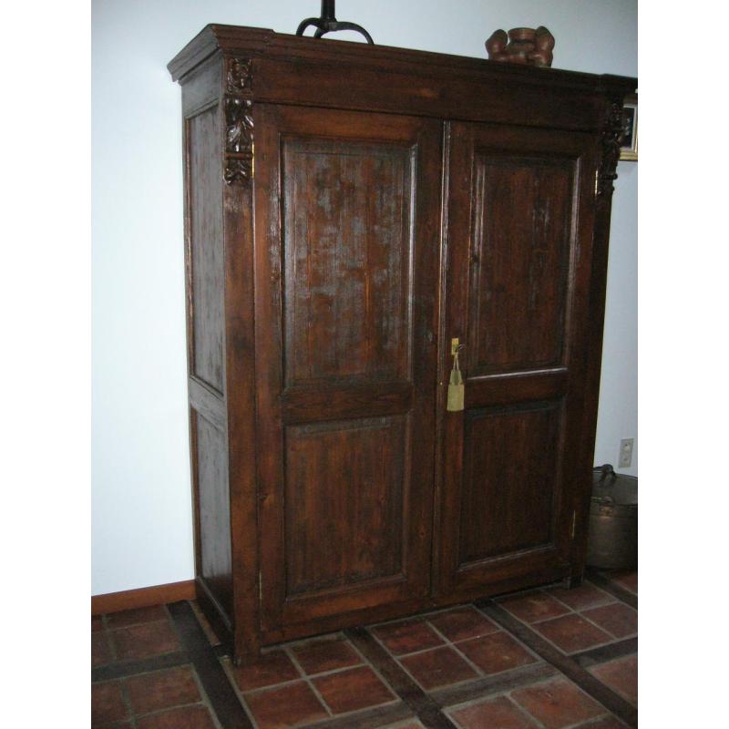 antieke kleding - hangkast