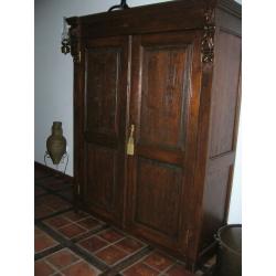 antieke kleding - hangkast