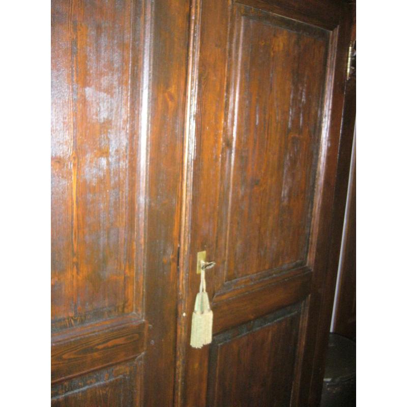 antieke kleding - hangkast