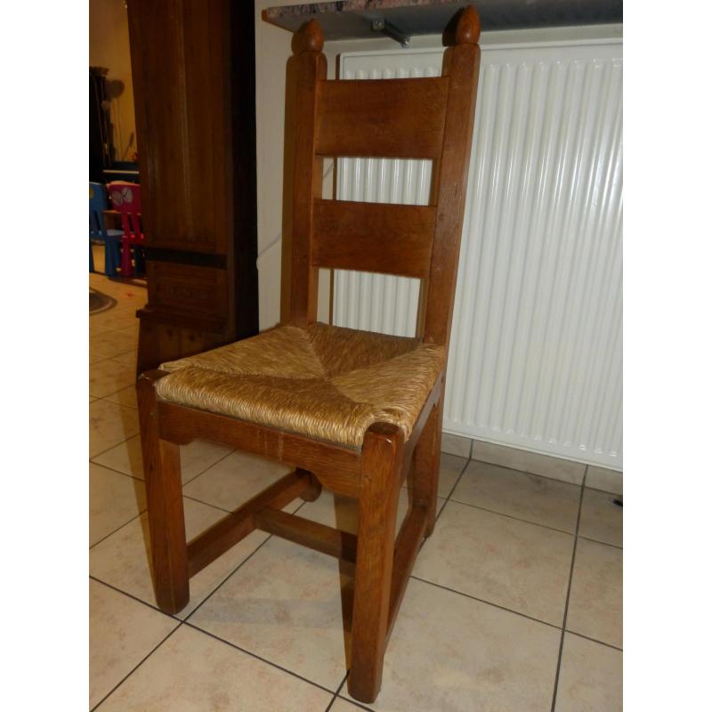 Massief houten eettafel en stoelen