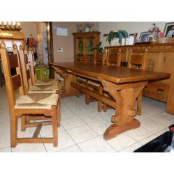 Massief houten eettafel en stoelen