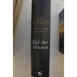 12 oa Roman Boeken ( zie lijstje onderaan ), ook Thrillers