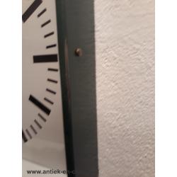 Industriële Vintage Pragotron wandklok