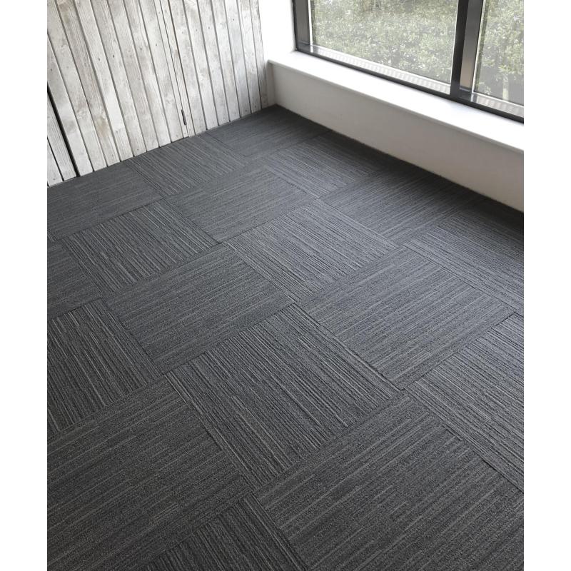 Partij tapijttegels NIEUW met streeppatroon Grijs / Bruin