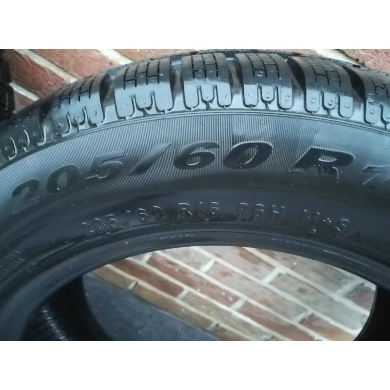 Winterbanden Pirelli SottoZero 3 205/60 R16 96H