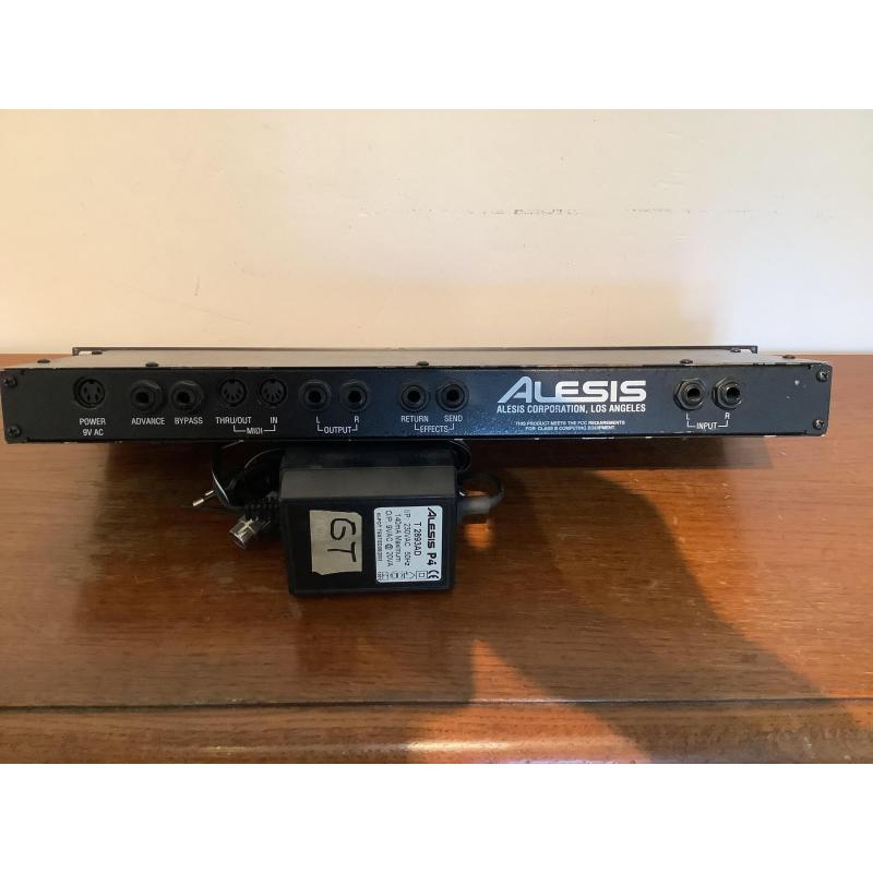 Alesis Quadraverb GT Guitar multi effect