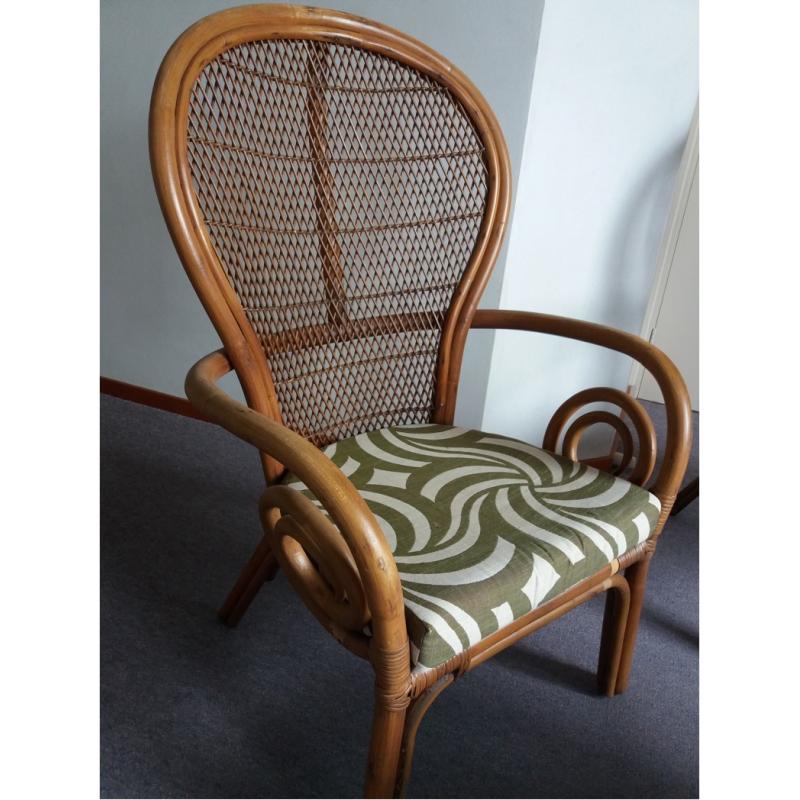 2 rotan stoelen