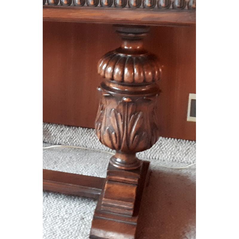 Antieke salontafel