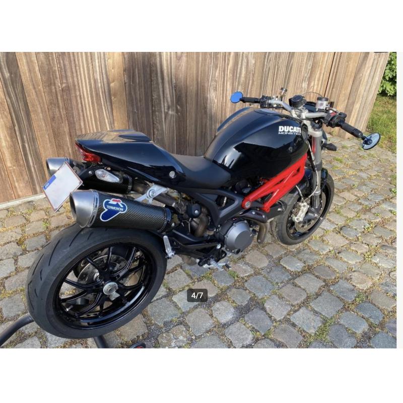 Ducati Monster 1100