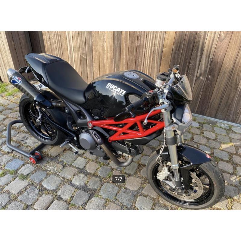 Ducati Monster 1100