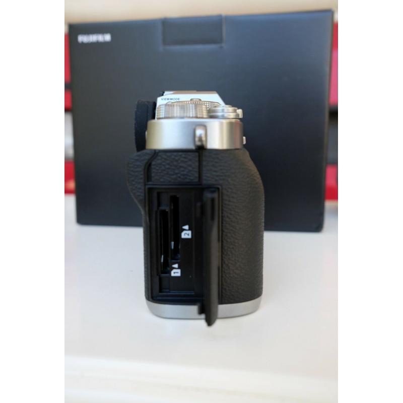 Fuji X-T3 Zilver - Nieuwstaat - Digitale Camera