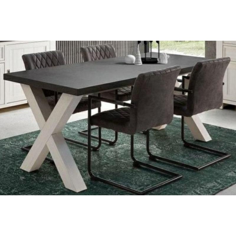 TE KOOP Eettafel en salontafel