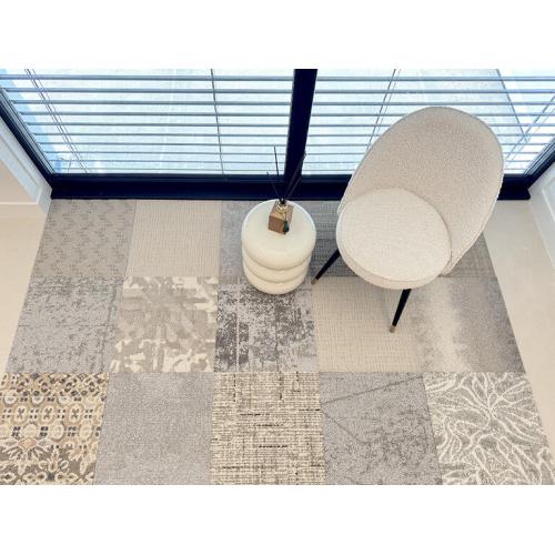 Mooie decoratieve mix van beige Interface Tapijttegels