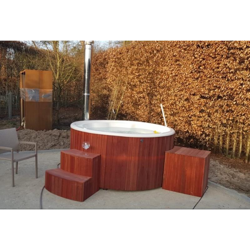 Luxe hottub 180 cm met geïntegreerde houtkachel