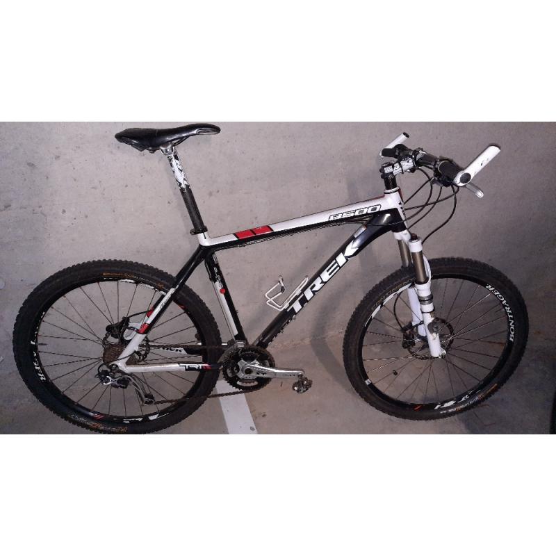 MOUNTENBIKE TREK 8500