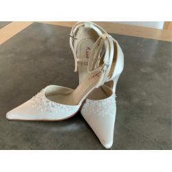 TROUWSCHOENEN