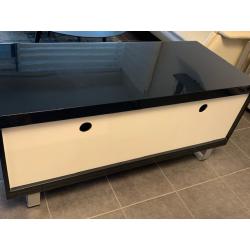 TV KAST DESIGN MET 2 LADES