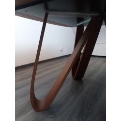 Vierkante tafel in hout