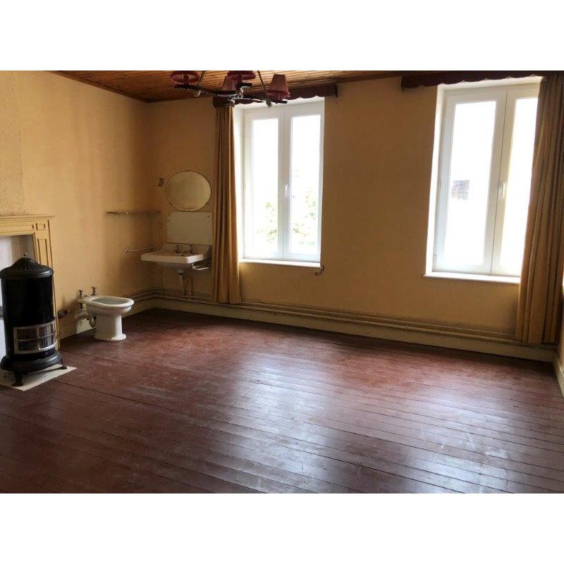 HERBEUMONT: Geheel van 2 woningen, te renoveren – VAS1405