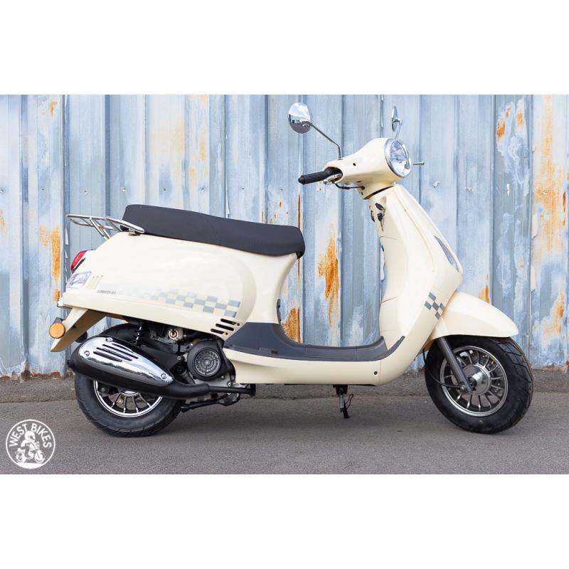 ***Gloednieuwe Venesi crème scooter Klasse A of B***