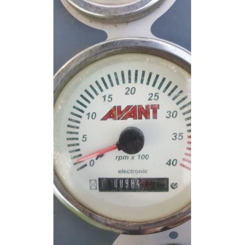 Avant 528 kniklader