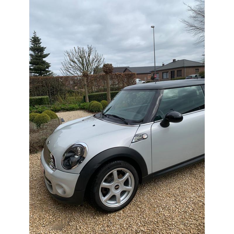 Mini Cooper D/2012/110245km/ongevalvrij/prijs n.o.t.k.