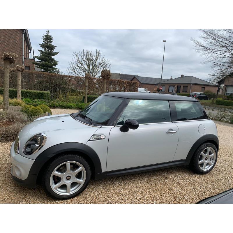 Mini Cooper D/2012/110245km/ongevalvrij/prijs n.o.t.k.