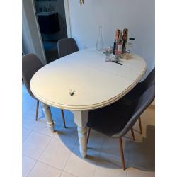 Uitschuifbare eettafel