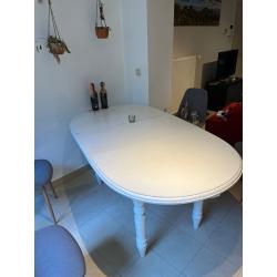 Uitschuifbare eettafel