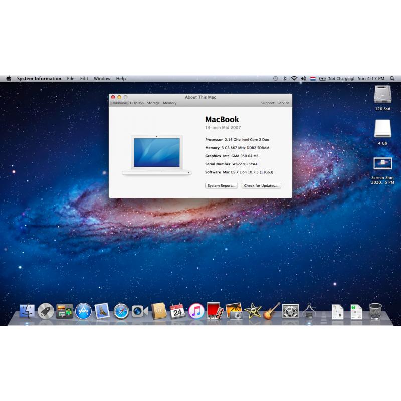 Te Koop een 13 Inch Snelle Zwarte Macbook met 2,16 Ghz met Serienummer W8727625YA4 met draadloos internet en een Stroomadapter en een Nieuwe Witte Accu.