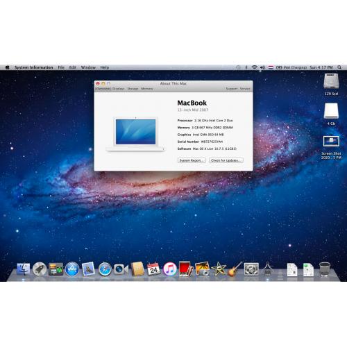 Te Koop een 13 Inch Snelle Zwarte Macbook met 2,16 Ghz met Serienummer W8727625YA4 met draadloos internet en een Stroomadapter en een Goede Accu met 67 Cycl. voor de prijs van € 220.