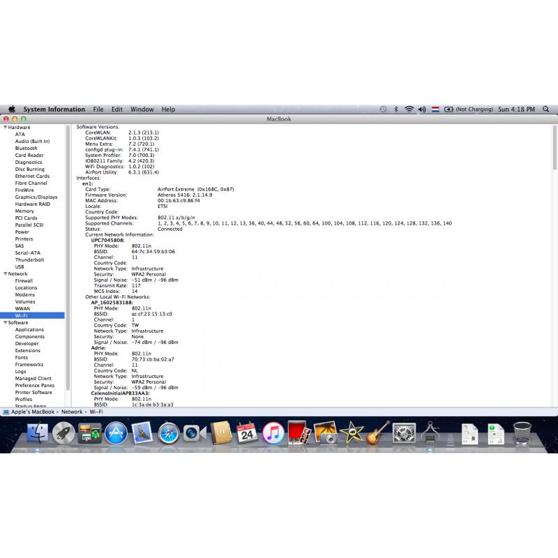 Te Koop een 13 Inch Snelle Zwarte Macbook met 2,16 Ghz met Serienummer W8727625YA4 met draadloos internet en een Stroomadapter en een Nieuwe Witte Accu.