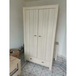 kleerkast en commode