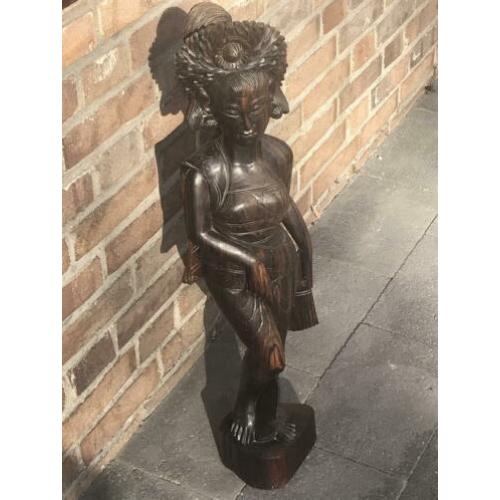 houtsnijwerk balinese vrouw 71 cm hoog