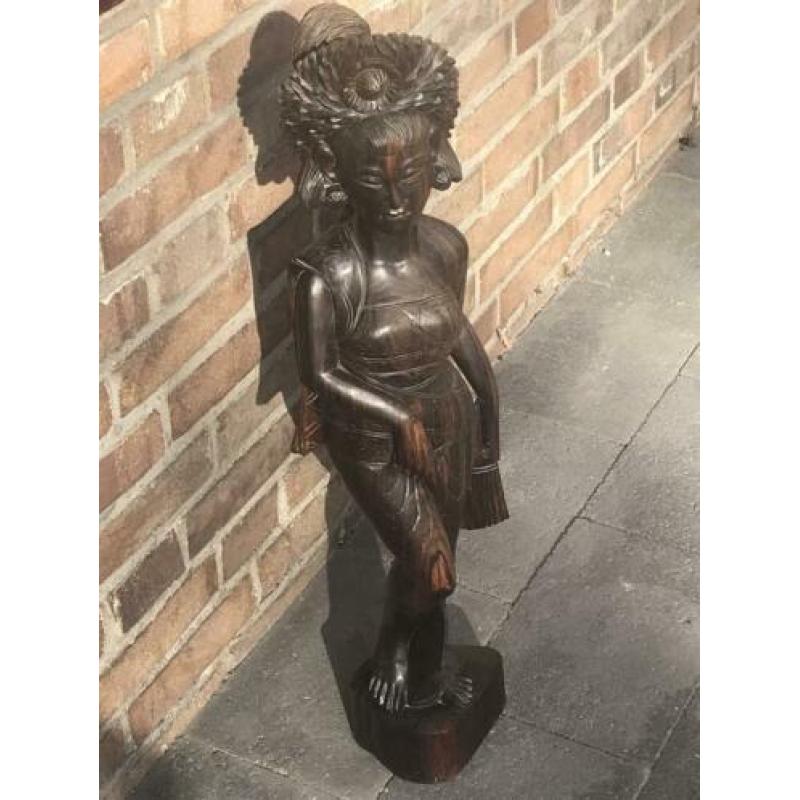 houtsnijwerk balinese vrouw 71 cm hoog