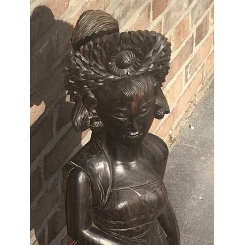 houtsnijwerk balinese vrouw 71 cm hoog
