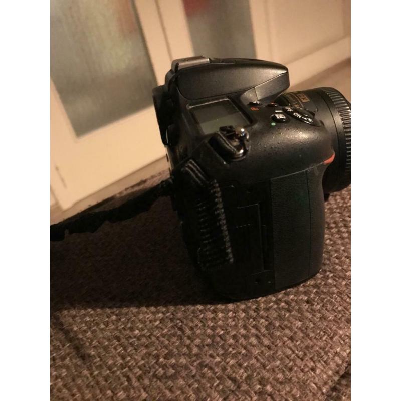 Nikon D7100  f-s nikkor 35mm 1:1.8g en een sigma 17-50 1:2.8