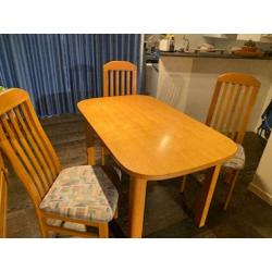 Complete en kwalitatieve eetkamer