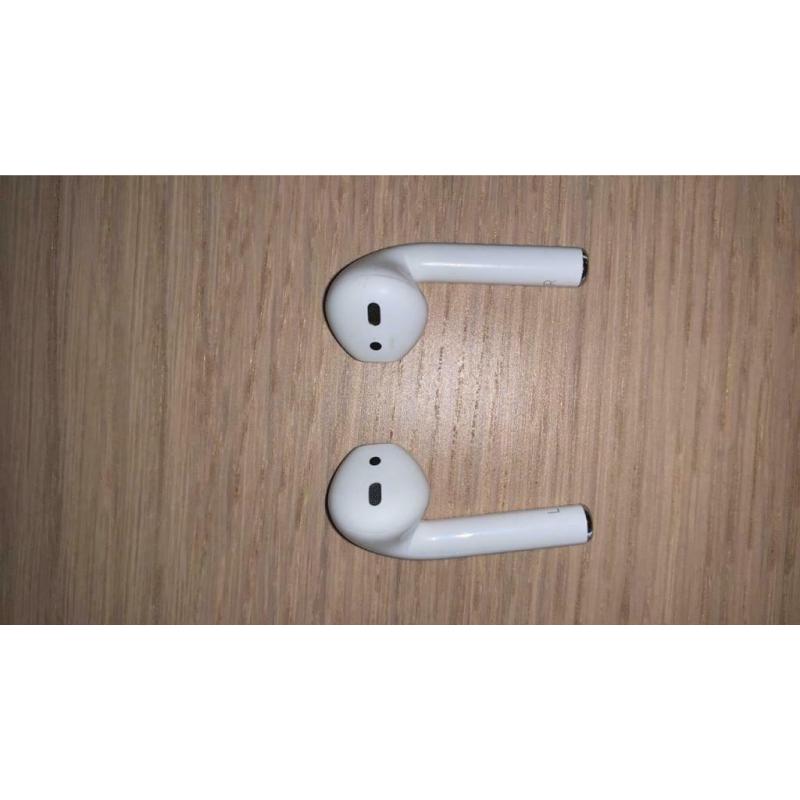 Apple Airpods 2 (zo goed als nieuw)