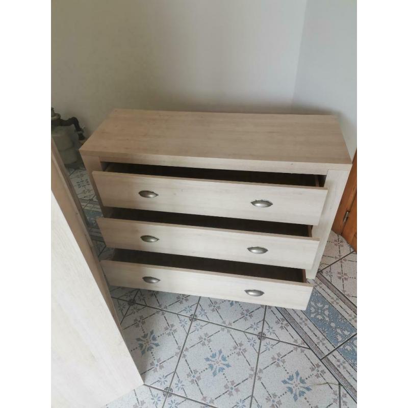 kleerkast en commode