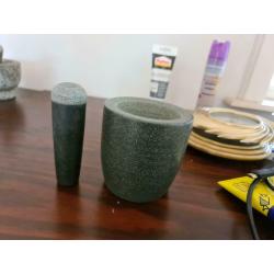 2 pestle and mortar(s)