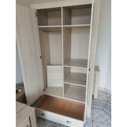 kleerkast en commode