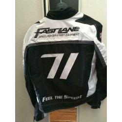 Sportieve motor jacket met opschrift