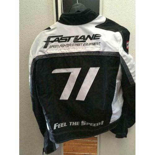 Sportieve motor jacket met opschrift