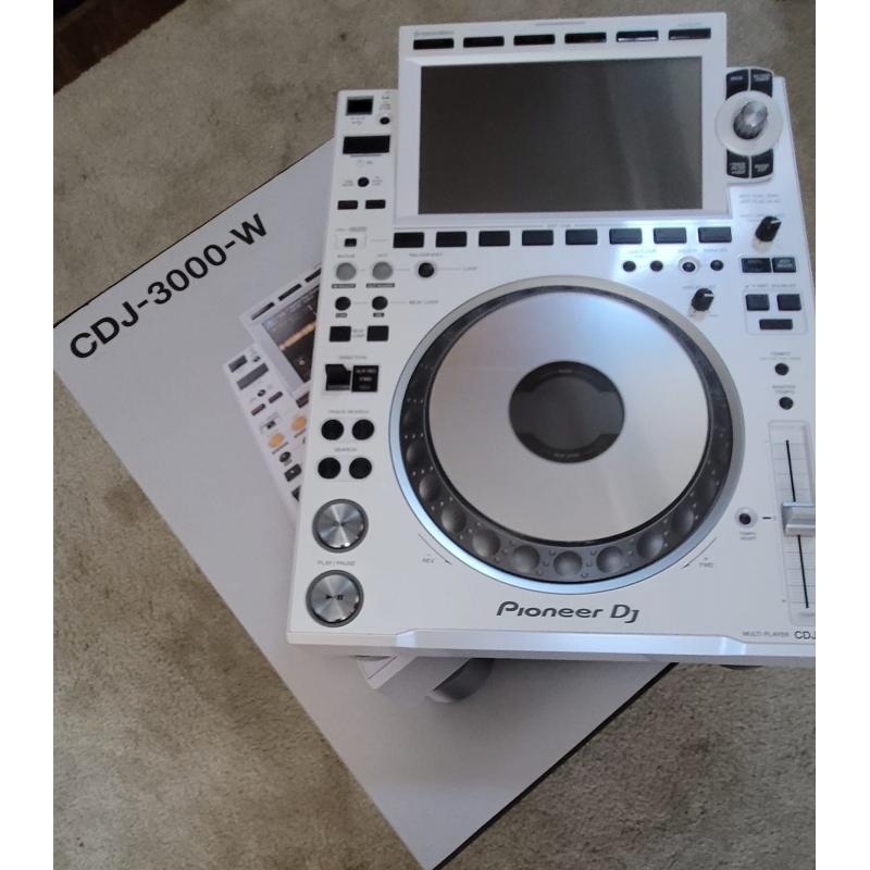Pioneer CDJ-3000 Multi-Player / Pioneer DJM-A9 DJ Mixer / Pioneer DJ DJM-V10-LF Mixer / Pioneer DJM-S11 / Pioneer CDJ-2000NXS2 / Pioneer DJM-900NXS2 DJ-Mixer