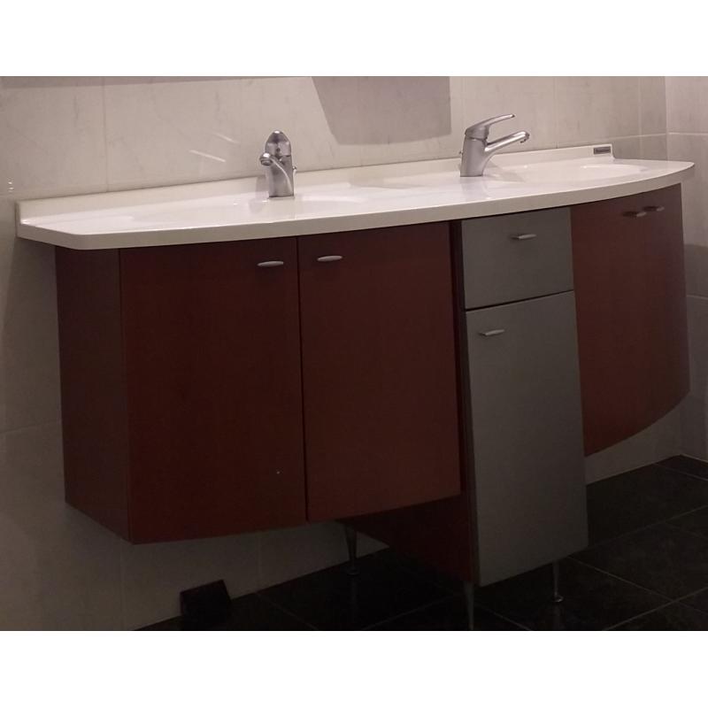 Badkamermeubel met 2 lavabo's Merk Detremmerie