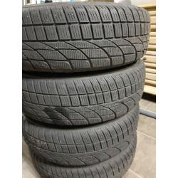 Winterbanden op stalen vel Opel Corsa D.