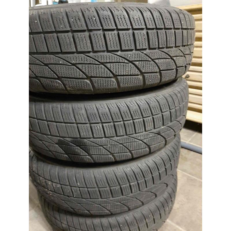 Winterbanden op stalen vel Opel Corsa D.