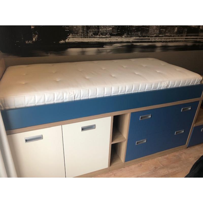 Topaanbieding : jeugd-/logeerkamer te koop
