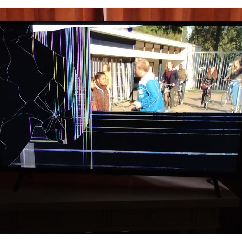 LG smart tv 43 inch aangekocht op 2-10-21 met 2 jaar fabrieksgarantie